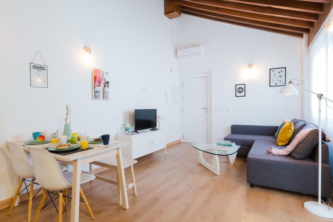 Hola Malaga Centro Apartment Bagian luar foto